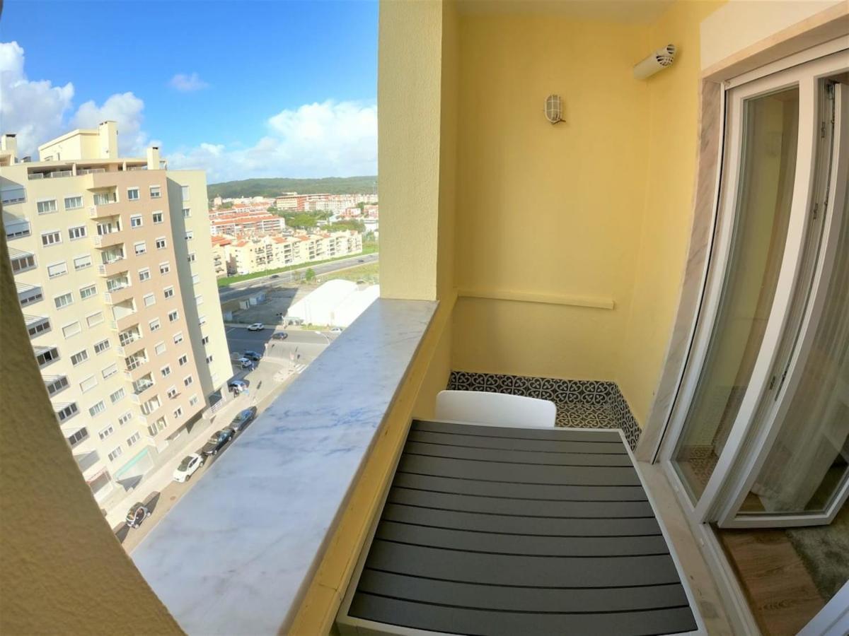 Carnaxide Modern T1 Apartment W Balcony In Carnaxide Oeiras Lisbon المظهر الخارجي الصورة