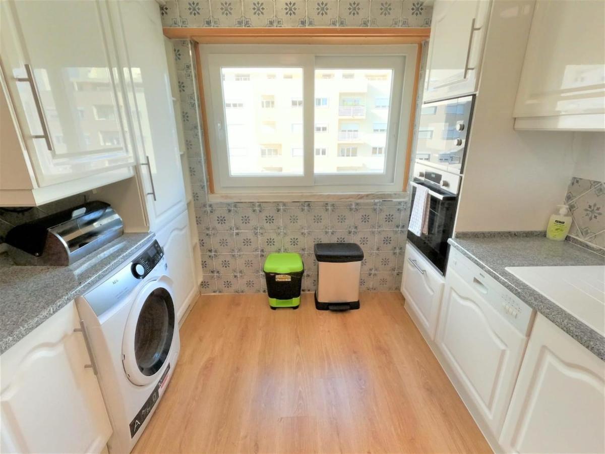 Carnaxide Modern T1 Apartment W Balcony In Carnaxide Oeiras Lisbon المظهر الخارجي الصورة