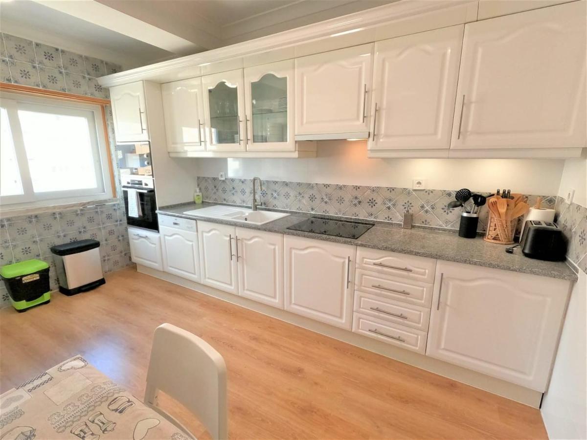 Carnaxide Modern T1 Apartment W Balcony In Carnaxide Oeiras Lisbon المظهر الخارجي الصورة